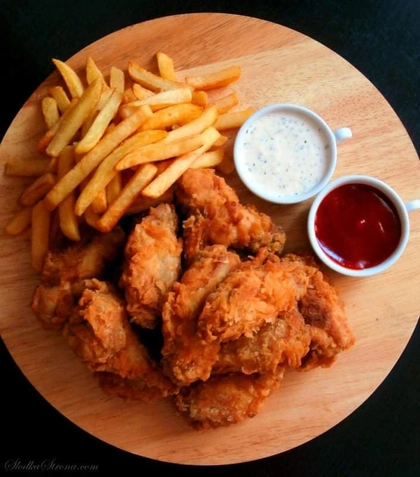 Kfc kuřecí křidélka 6ks, hranolky, bbq omáčka