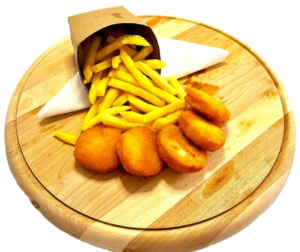 Kuřecí nugety, hranolky