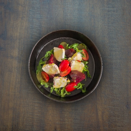 8. Insalata con formaggio di capra e barbabietole 260g