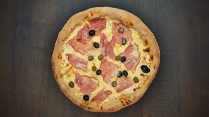 15. Prosciutto e olive 40cm