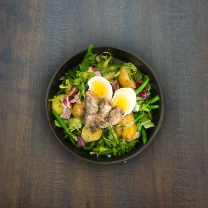 5. Insalata con fagioli e uova / sardine 330g